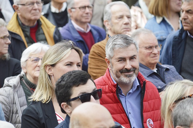 Senador Camará: operação tem 42 escolas fechadas, via bloqueada por caminhões e ônibus com desvios