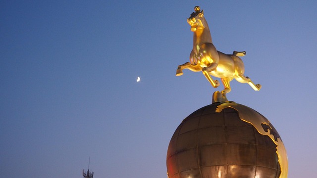 Marco, Cavalo Dourado, Estrela, Noite