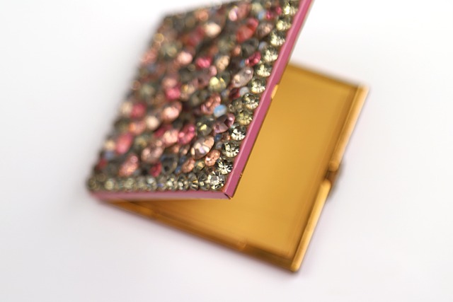 Free Box Face Powder photo and picture