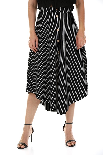 T-Shirt Lengan Pendek Rowena Black