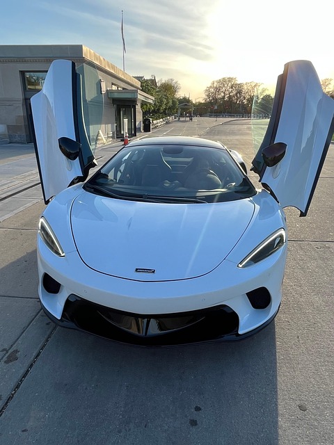 Free Mclaren Supercar photo and picture