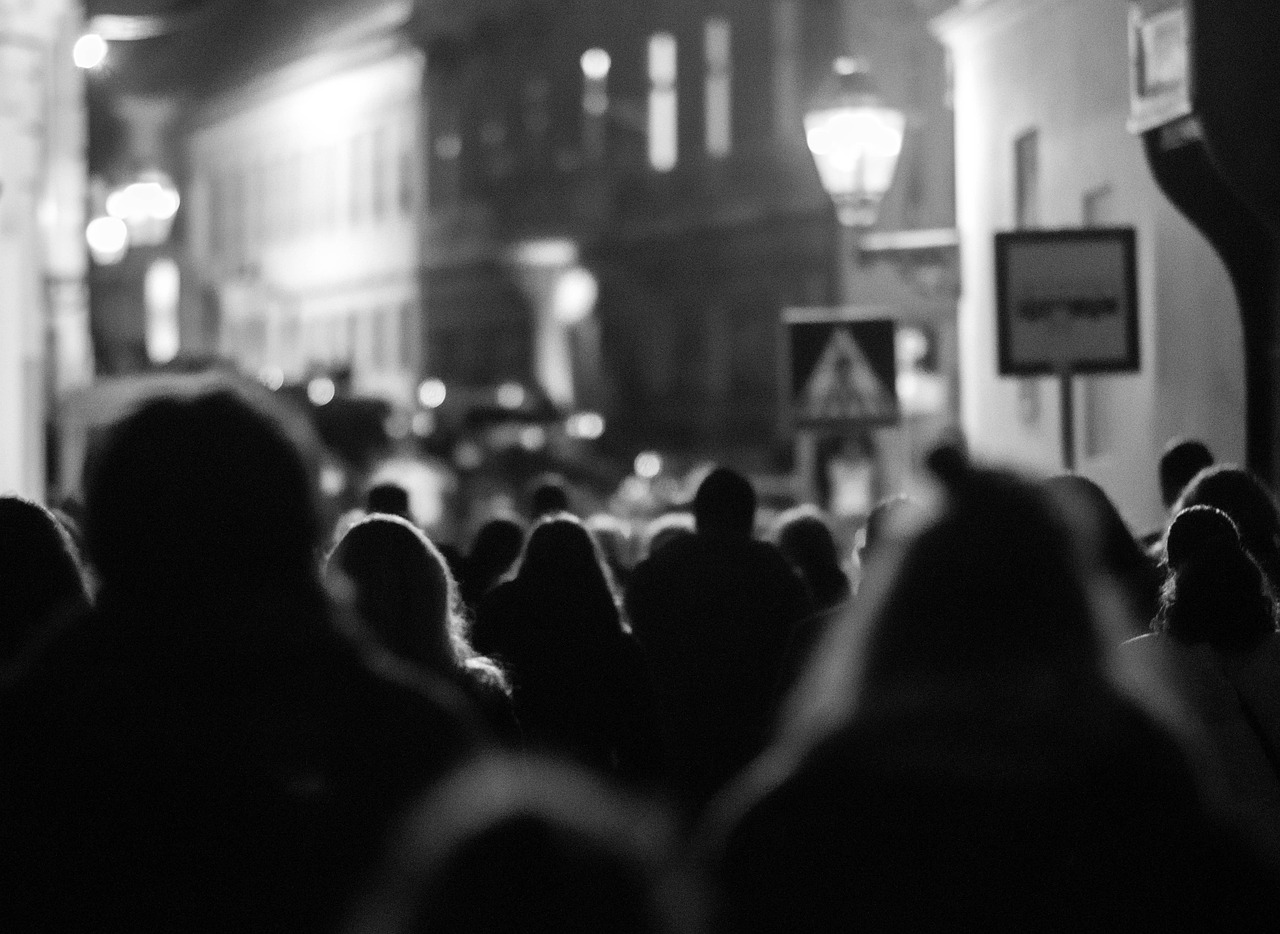 人 群衆 夜 - Pixabayの無料写真 - Pixabay