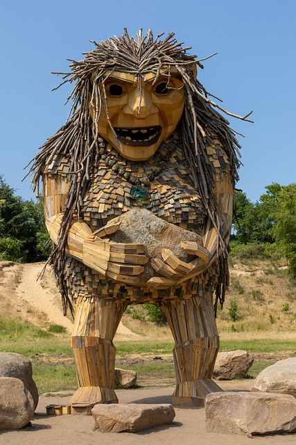 O Helle, Troll, Tomas Damsbo, Escultura