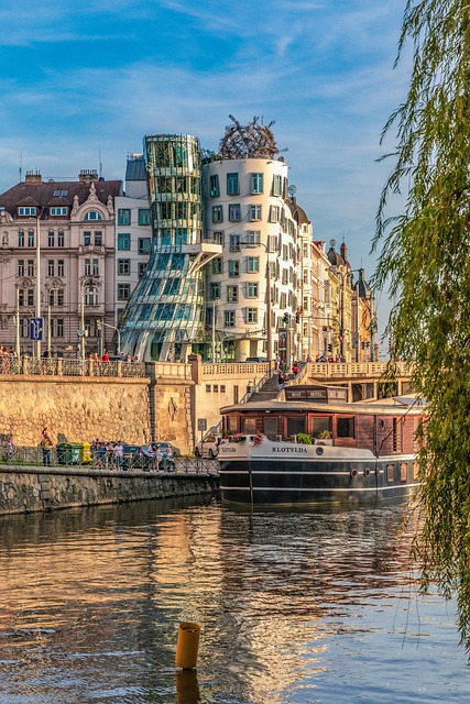 Casa De Dança, Barco, Rio Vltava, Prédio