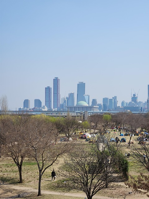 Free Yeouido Han River photo and picture