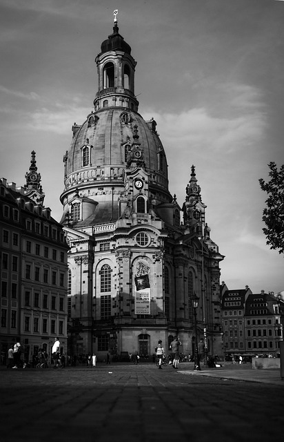 Free Dresden Frauenkirche photo and picture
