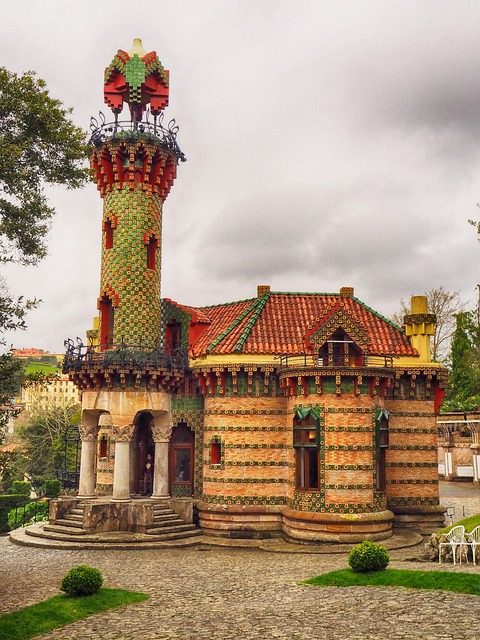 Free Caprice Gaudí photo and picture
