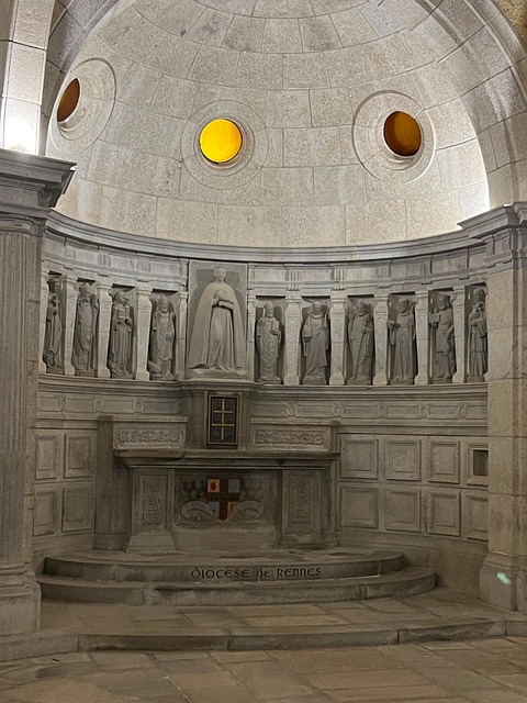 Free Saint-Anne-D'Auray Monument photo and picture