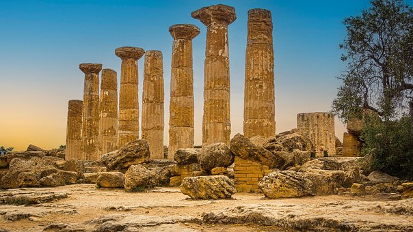 Pijlers, Tempel, Archeologie