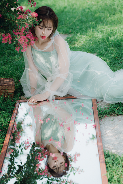 Free Vietnamese Woman Outdoors photo and picture