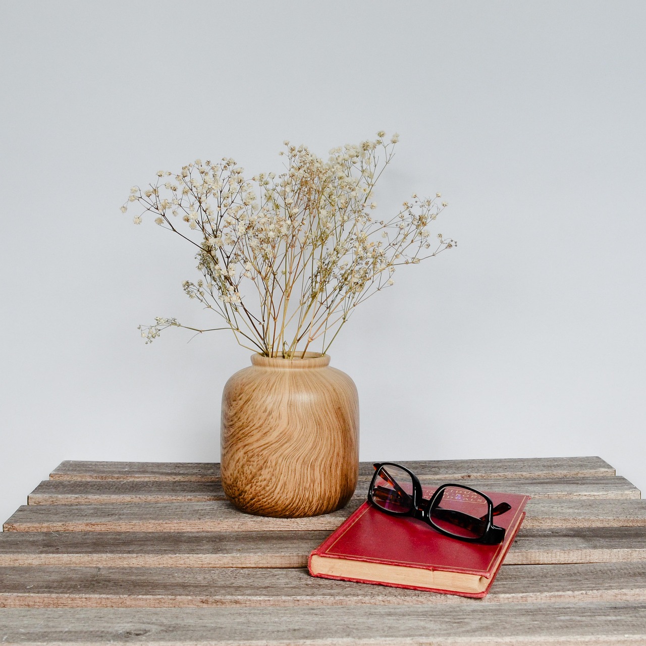 Download free HD stock image of Book Glasses Free Book Glasses photo and picture