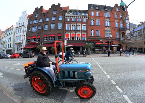 Město, Silnice, Traktor, Jízda, Dědeček