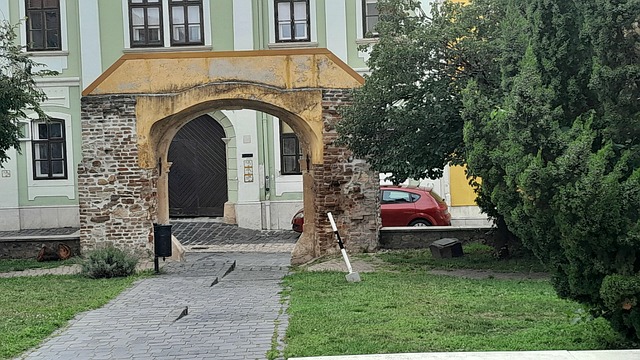 Free Gate Ruin photo and picture