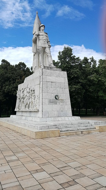 Free Monument City Square photo and picture