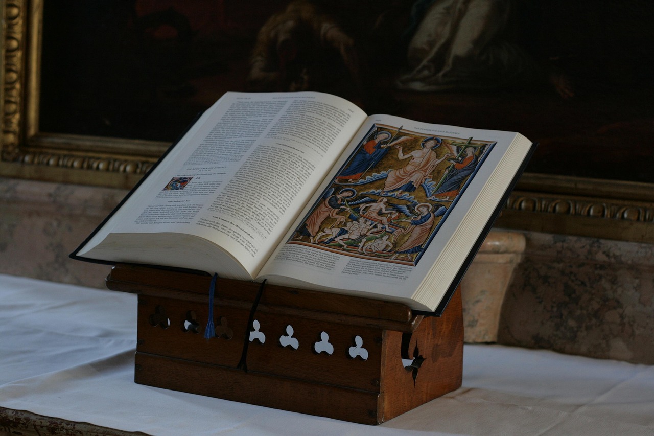 Bible - free online jigsaw puzzle photo
