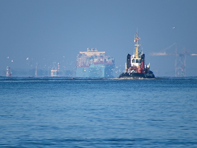 Free Container Ship Tractor photo and picture