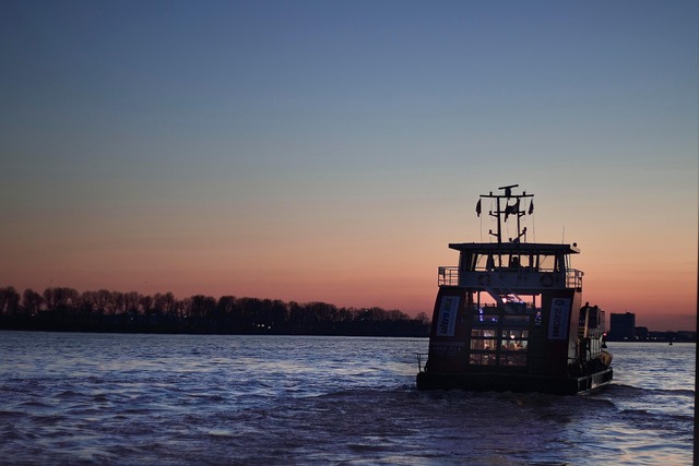 Free Elbe Hamburg photo and picture