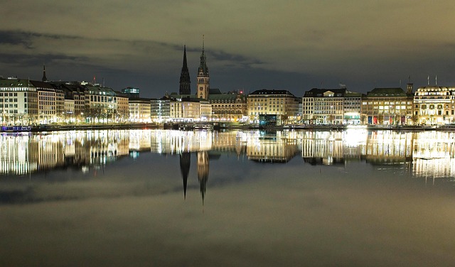 Free Hamburg Night photo and picture