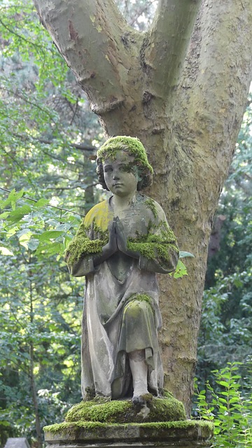 Free Graveyard Monument illustration and picture