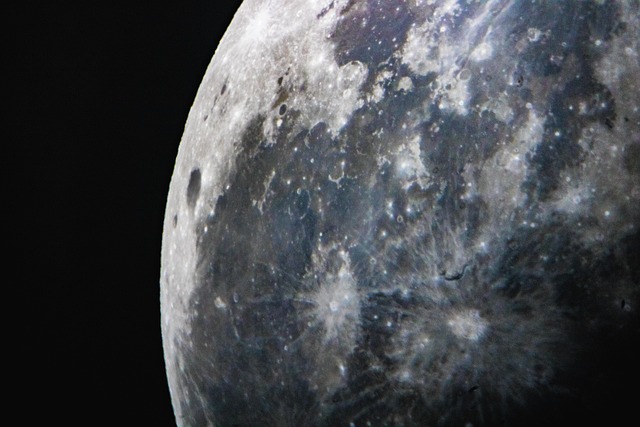 Super Maan, Maan, De Ruimte, Universum