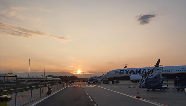 Free Airport The Plane photo and picture