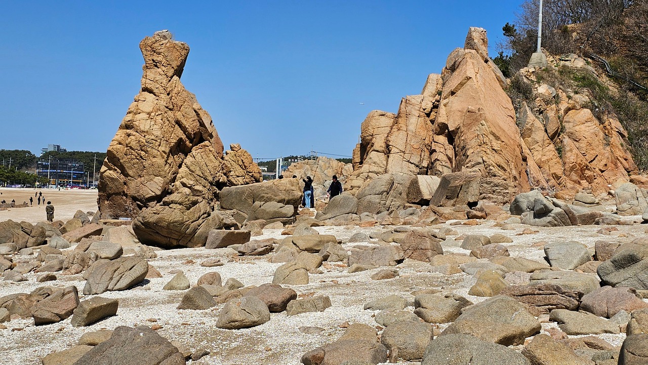York Rbech Rocks Beach Rock - Free photo on Pixabay