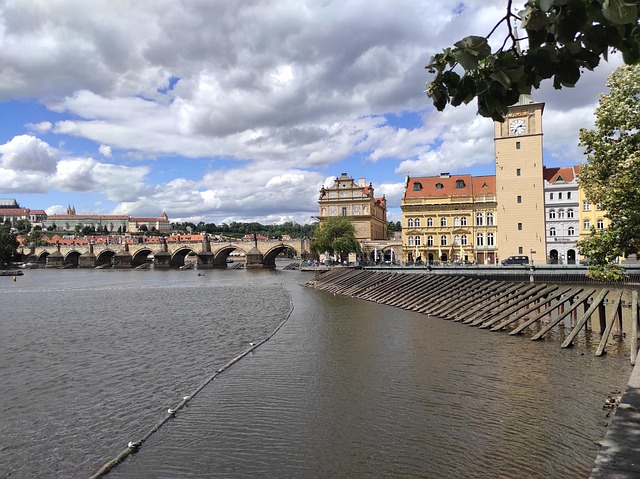 Rivier, Stad, Rondslenteren, Oude Stad