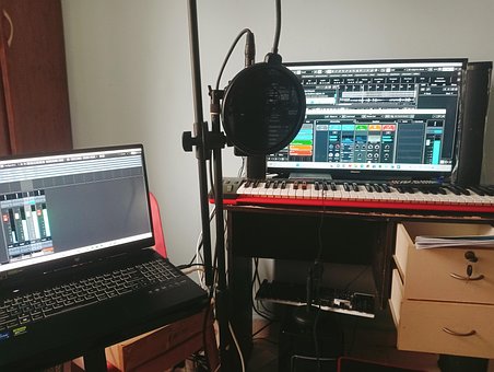 Vil, Musikk, Produksjon, Låtskriver