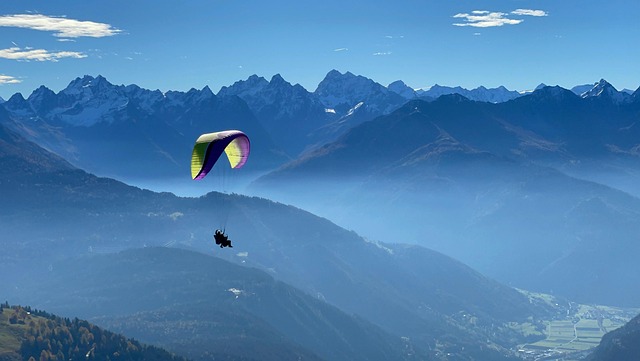 Gleitschirmfliegen, Alpen, Tirol