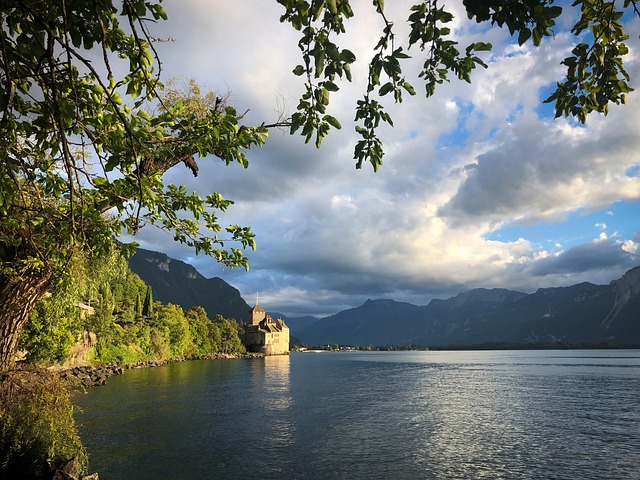 Free Chillon Montreux photo and picture