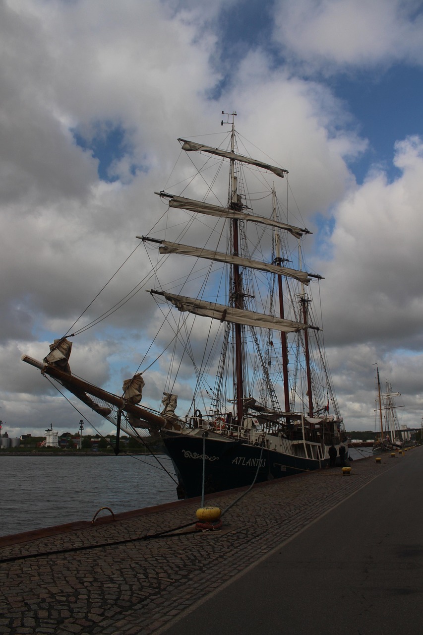 Sailing Ship Three Masted Port - Free photo on Pixabay