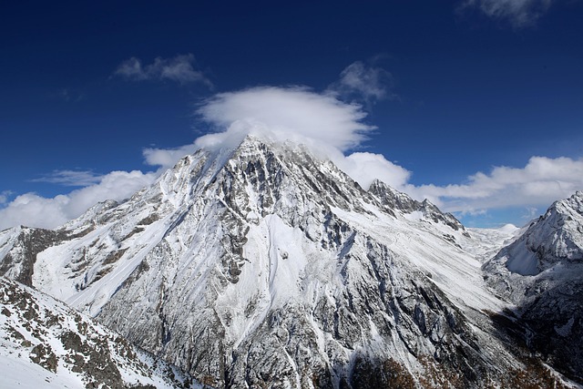 Yala-Schneeberg, Berg, West-Sichuan