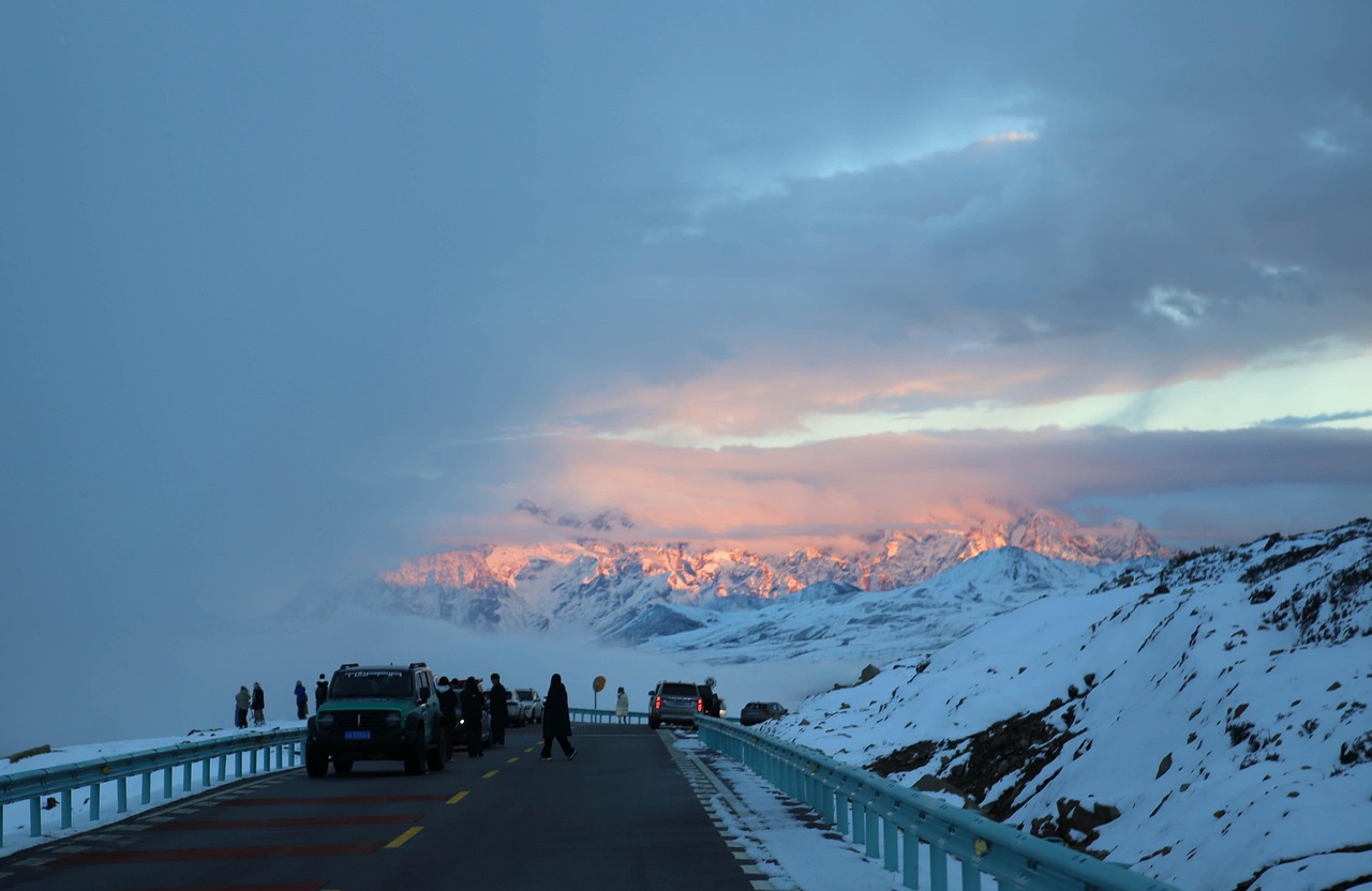 Download free HD stock image of West Sichuan Snow Mountain Free West Sichuan Snow Mountain photo and picture