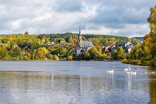 Kerk, Dorp, Meer, Ardennen, België