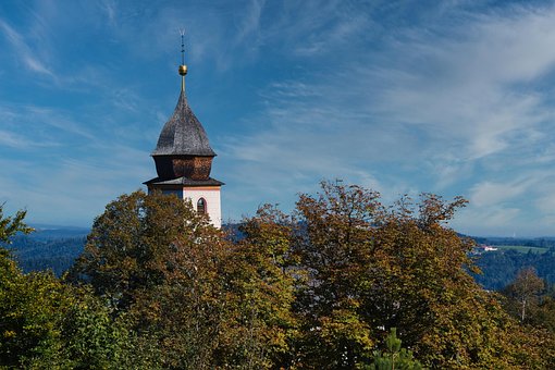 Kirchturm, Himmel, Bäume, Herbst, Natur