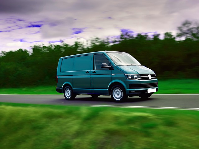 Free ai generated volkswagen swb 5-seat crew van illustration