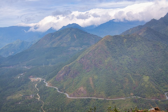 Free O Quy Ho Mountain photo and picture