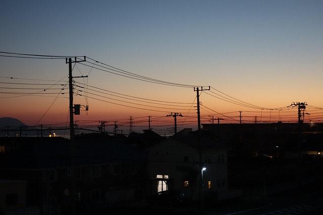 Sonnenuntergang, Elektrisches Kabel