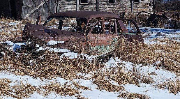 Free Rusted Vintage Car Old Shed photo and picture