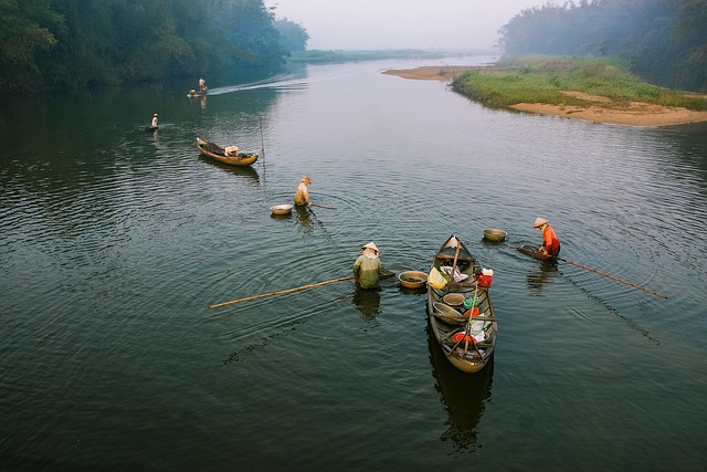 Pescadores, Mulheres Trabalhando No Rio