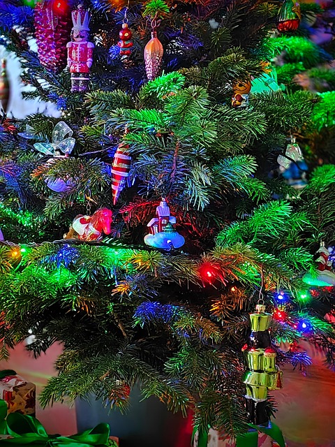 Free Christmas Tree photo and picture