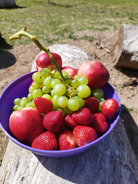 Free Strawberries Grapes photo and picture