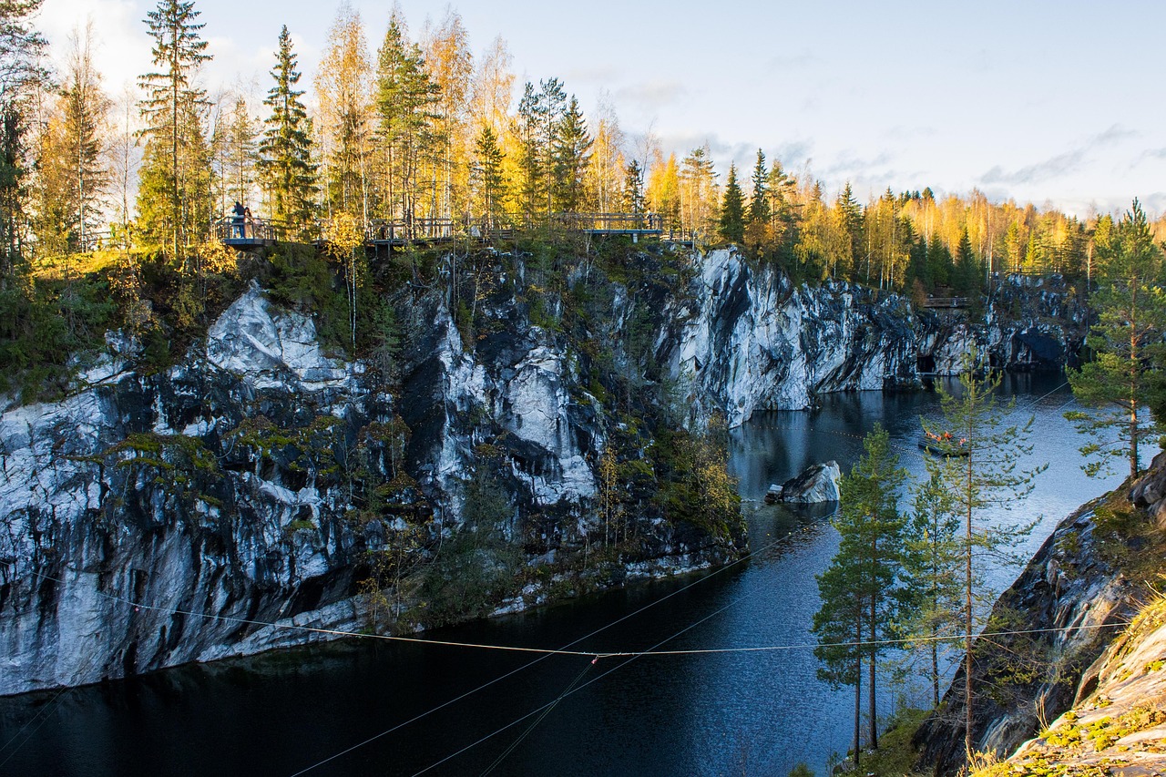 Cliff - free online jigsaw puzzle photo