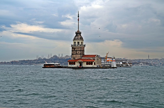 Free Maiden Tower Istanbul photo and picture