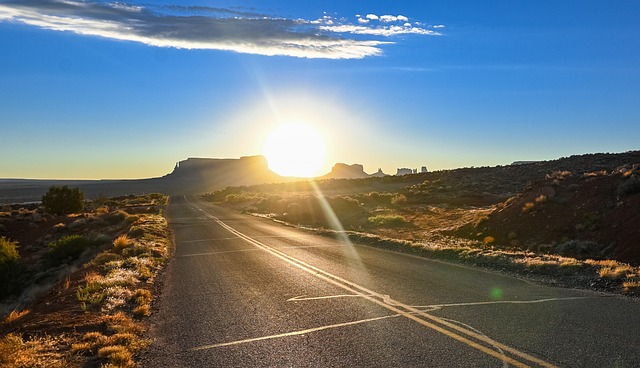 Free Sunrise Monument Valley photo and picture