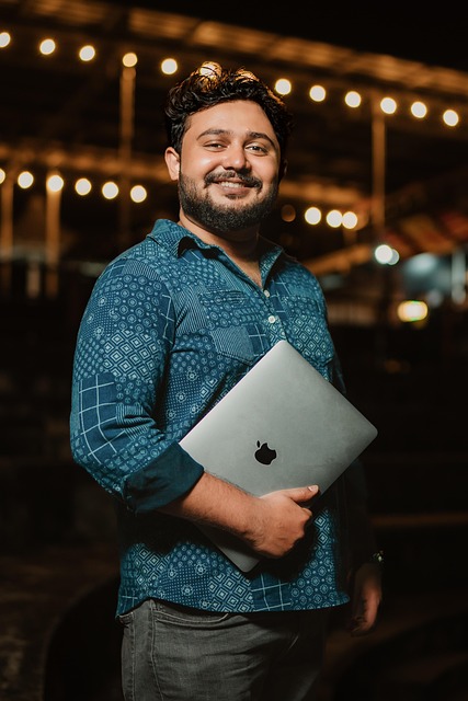 Homem, Computador Portátil, Aluna