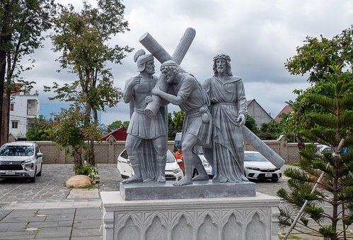 Free Sculpture Vietnamese Church photo and picture