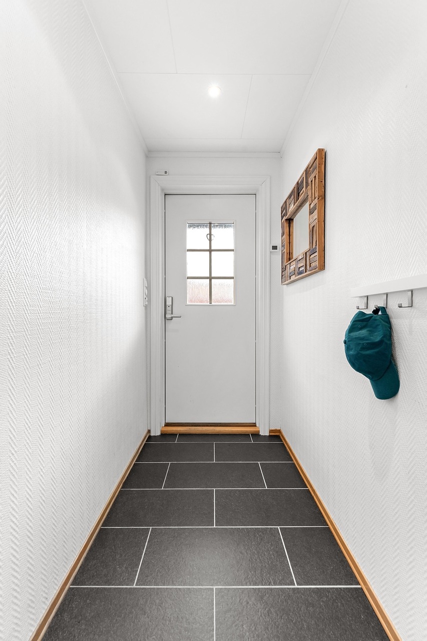Small hallway ideas UK to maximise space and style