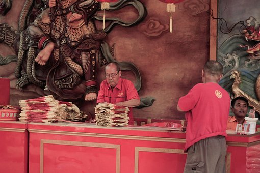 Om, Roșu, Anul Nou Chinezesc