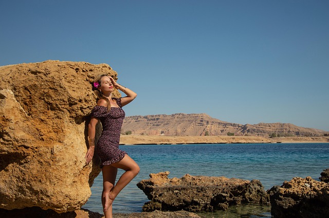 mujer-playa-orilla-foto-gratis-en-pixabay-pixabay